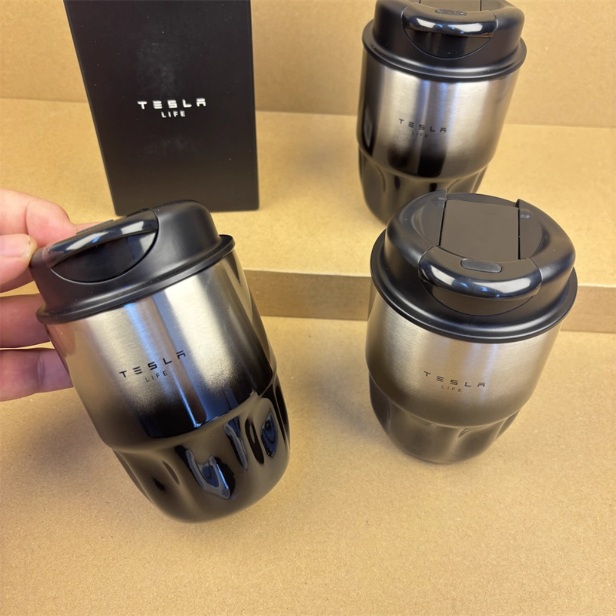 TESLA® DOUBLE-WALL STAINLESS STEEL TUMBLER